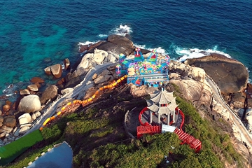 三亞蜈支洲島急（jí）速滑梯