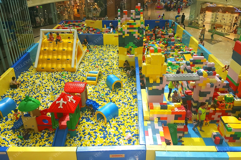 兒童積木樂園空間遊樂場（chǎng）設備